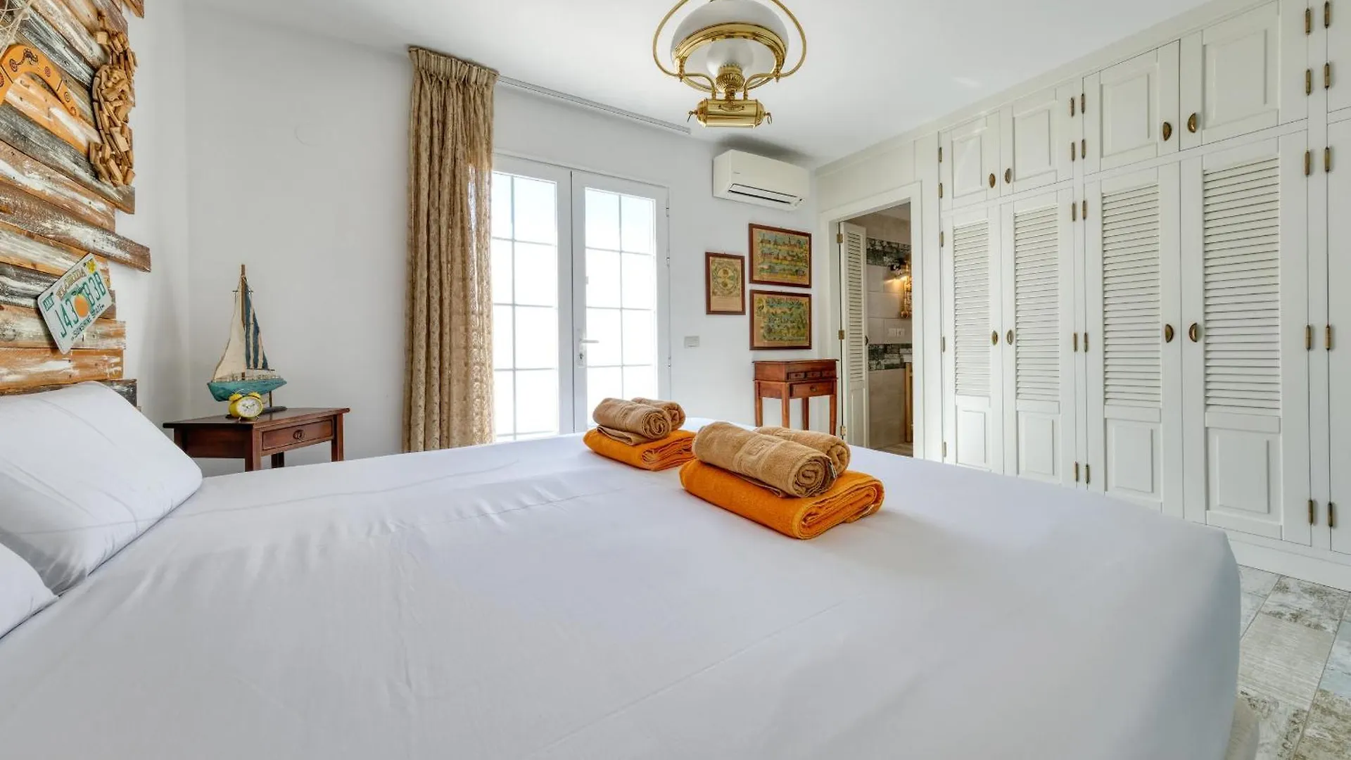 Villa L Azdora La Concha Luxury House-Shared Pool Playa Honda  0*, Playa Honda (Lanzarote)